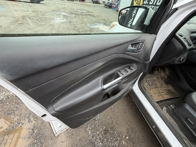 2014-ford-escape-image-24