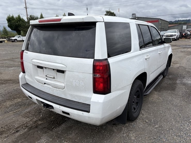2019-chevrolet-tahoe-image-4