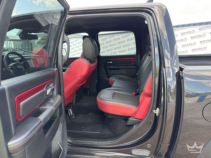 2017-dodge-1500-image-23