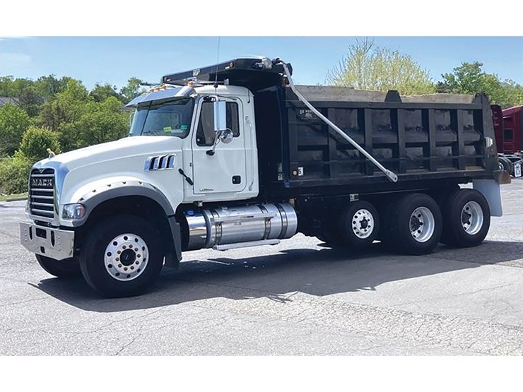 2023-mack-gr-64f-image-1