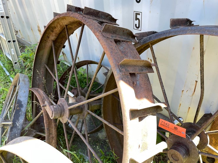 #7142-•-variety-of-vintage-steel-wheels-image-3