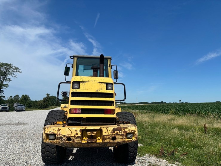 new-holland-lw170-image-3