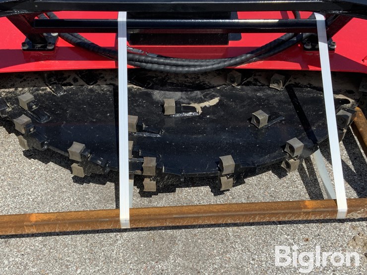 2026-massey-ferguson-730-image-16