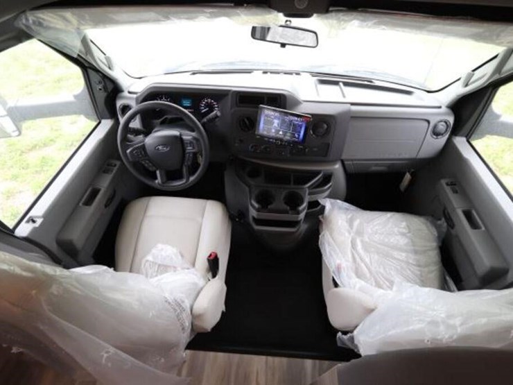 2025-ford-transit-image-25