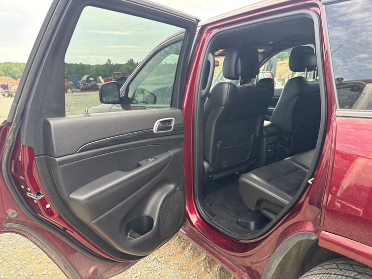 2021-jeep-grand-cherokee-image-40