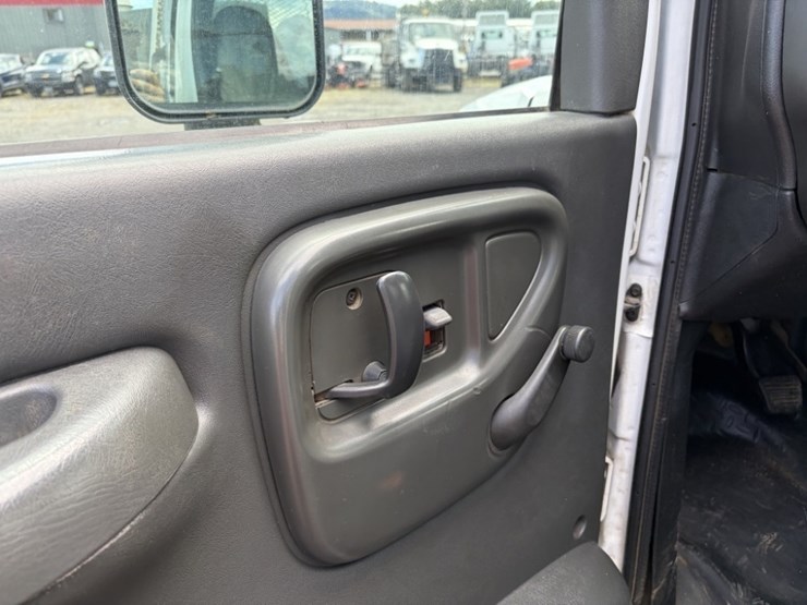 2006-chevrolet-c4500-4x4-service-truck-image-30