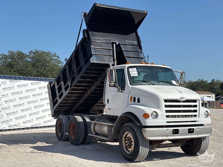 2006-sterling-l7500-image-2