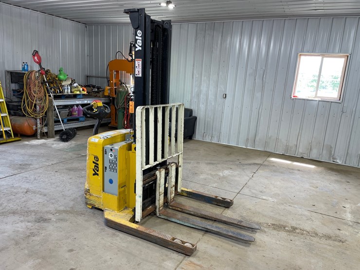 #6064-•-yale-electric-pallet-stacker-image-5