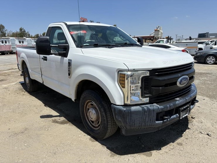 2018-ford-f250-image-2