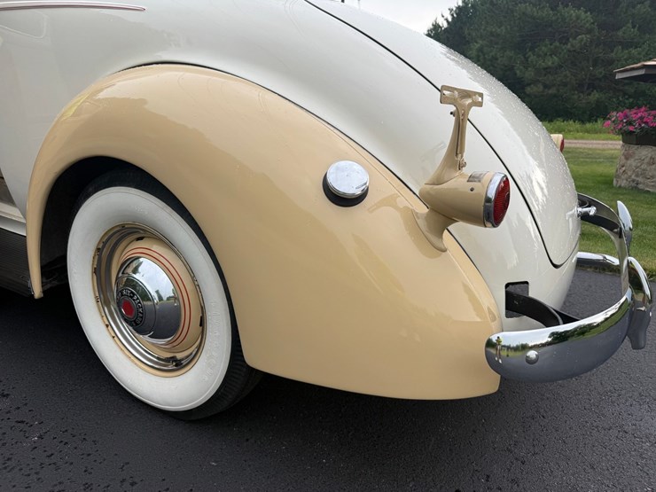 #1372-•-1937-packard-115-c-coupe-image-31