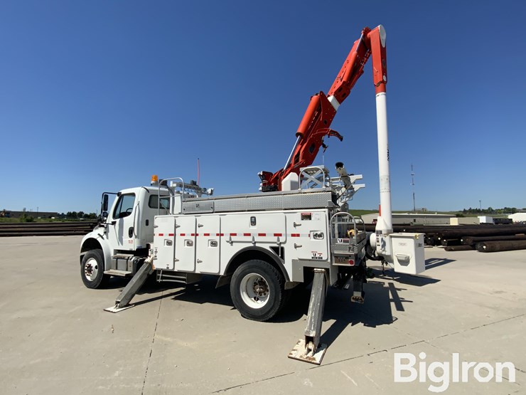 2016-freightliner-m2-106-image-7