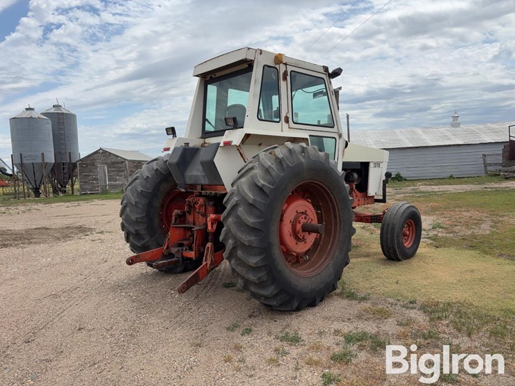 1975-case-1370-2wd-tractor-image-5