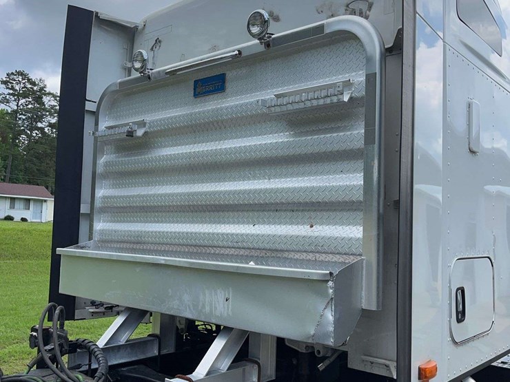 2022-kenworth-t680-image-10