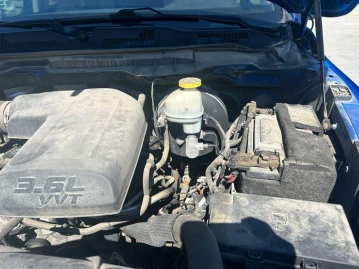 2021-ram-1500-classic-image-53
