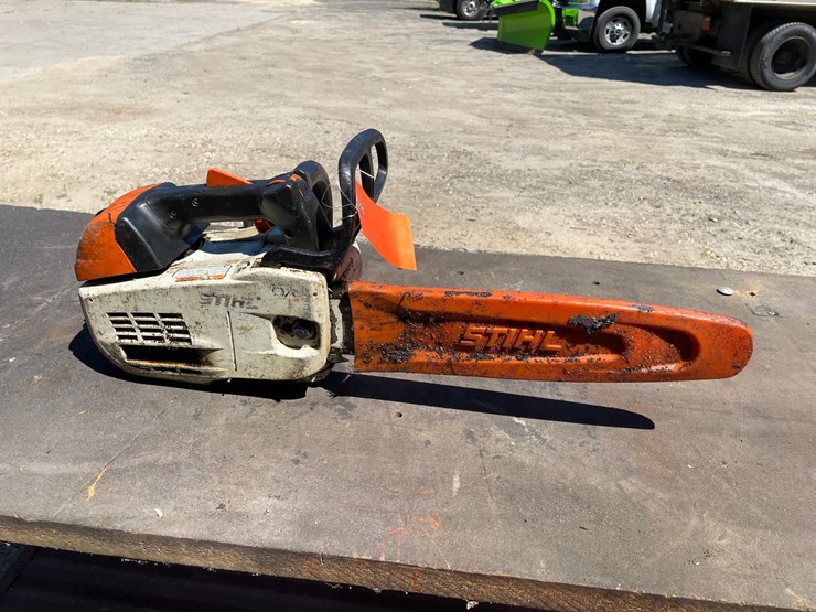 #7184-•-stihl-ms201-tc-chainsaw-image-1