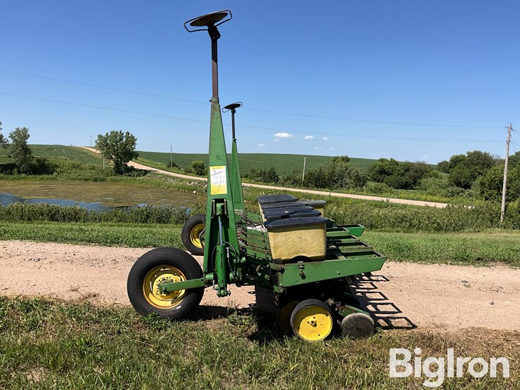 john-deere-7300-image-8