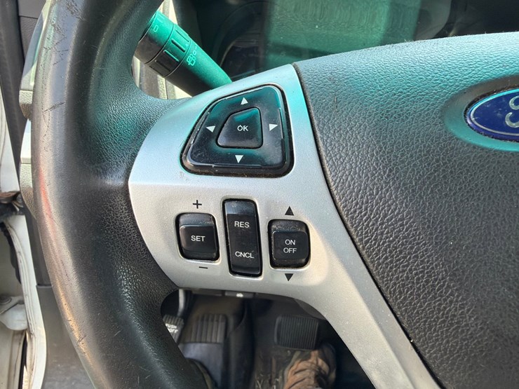 2012-ford-explorer-image-28