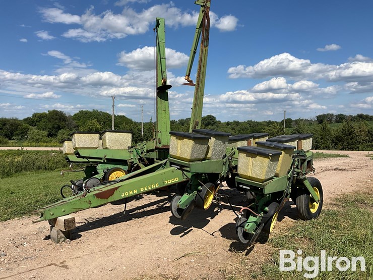 john-deere-7000-image-1