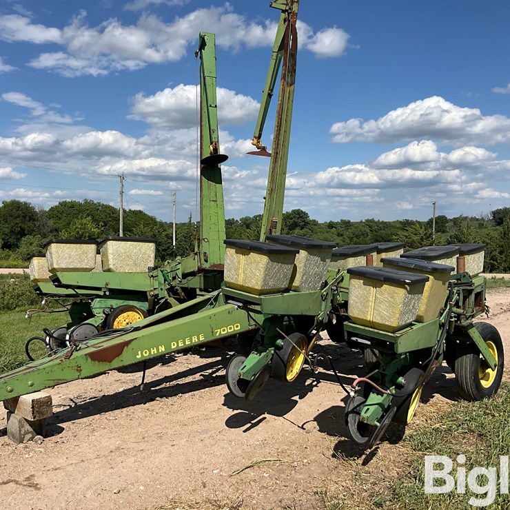 JOHN DEERE 7000