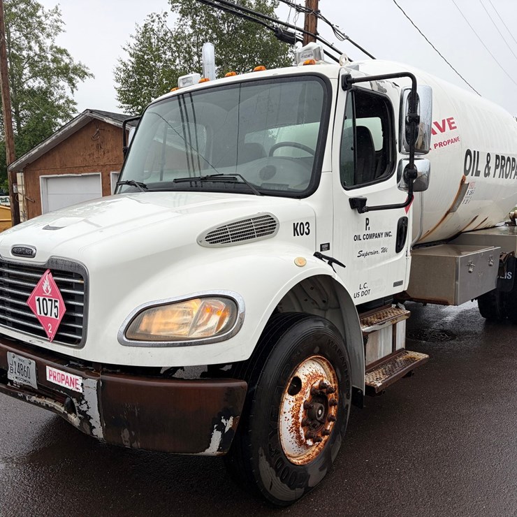 #1797 • 1996 Freightliner M2 LP Truck