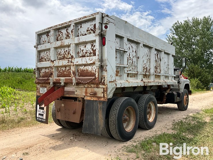 1977-mack-dm685-image-5