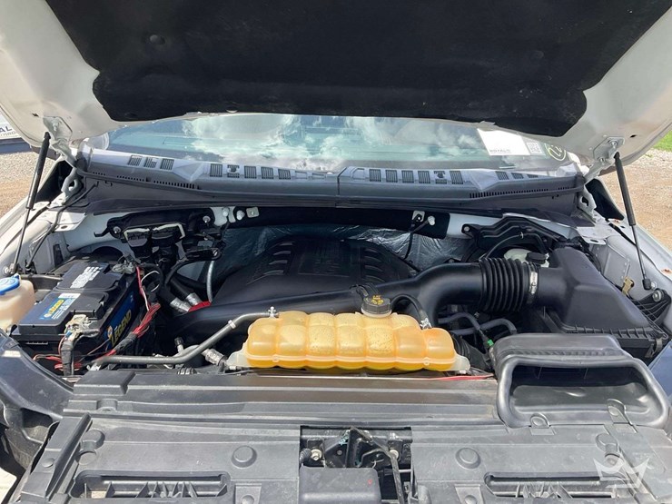 2016-ford-f150-image-8