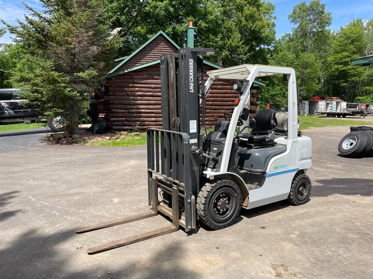 #6067-•-2019-5000lb-unicarriers-lp-forklift---low-hours!-image-1