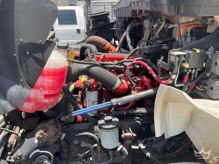 2017-international-durastar-4300-image-11