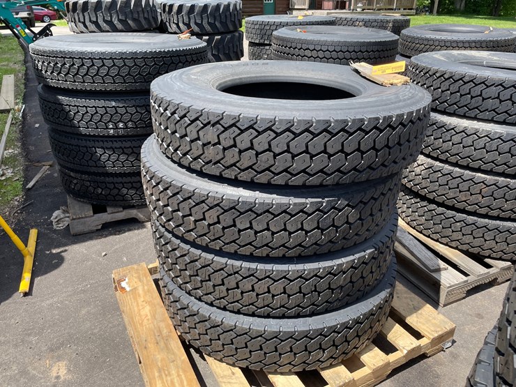 #6521-•-set-of-(4)-semi-tires-image-1