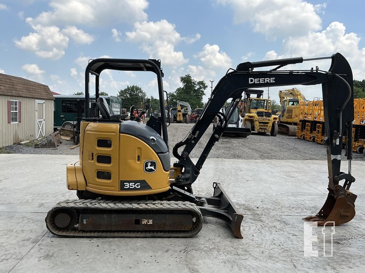 2022-deere-35g-image-5