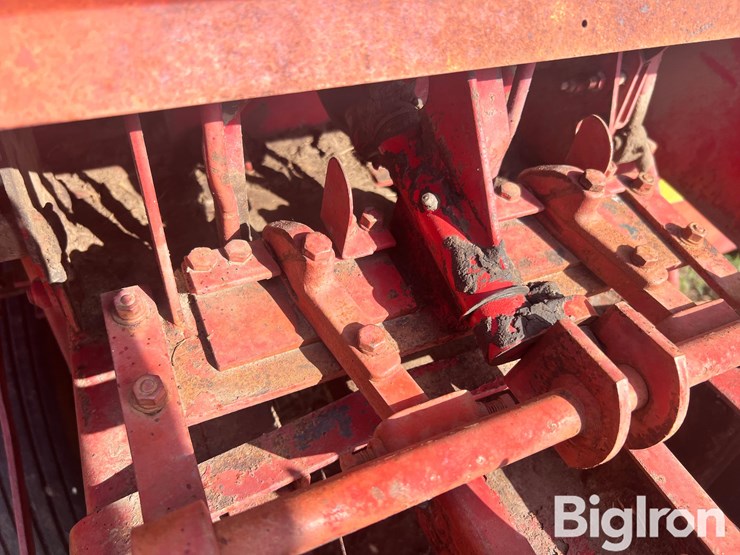 new-holland-271-image-12