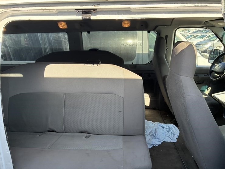 2013-ford-e350-sd-image-11
