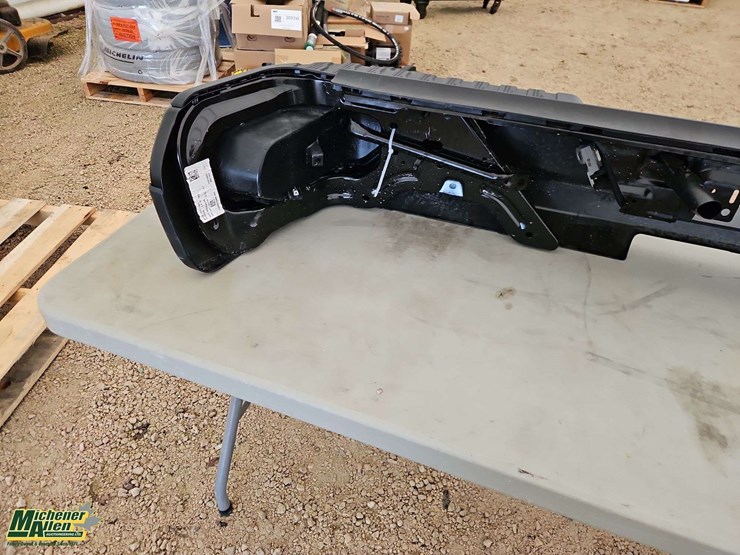 chevrolet-silverado-rear-bumper-4th-generation-image-4