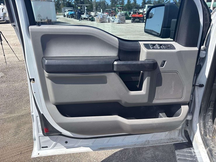 2016-ford-f150-image-5