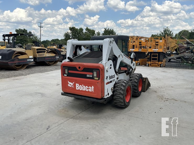 2014-bobcat-s650-image-4