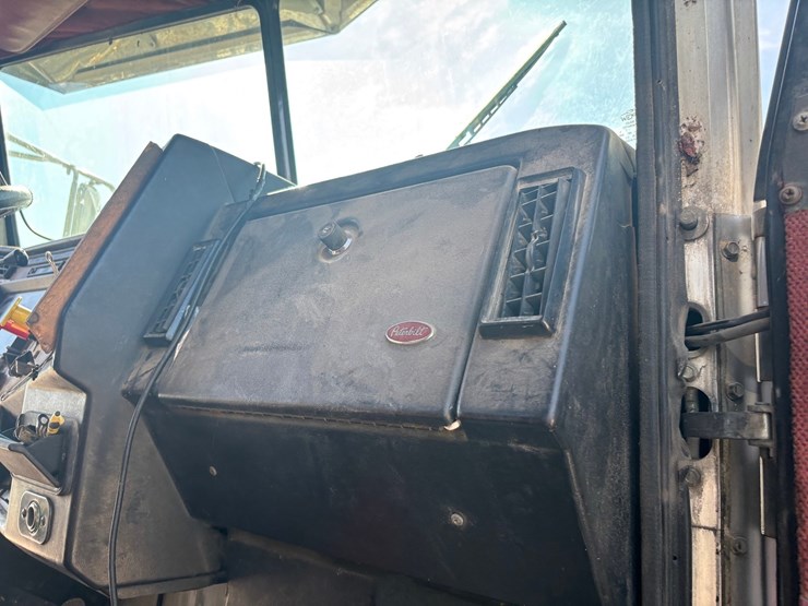 1988-peterbilt-377-image-58