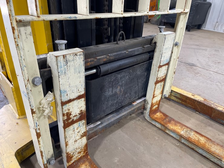#6063-•-yale-electric-pallet-stacker-image-10