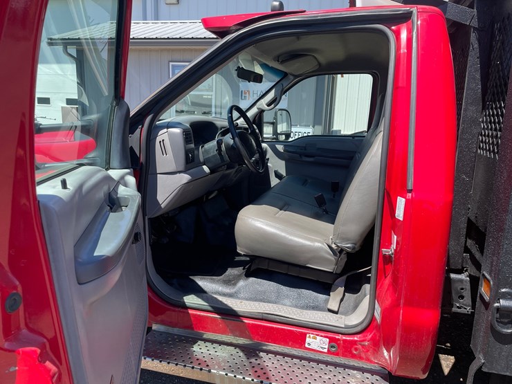 2001-ford-f550-image-30