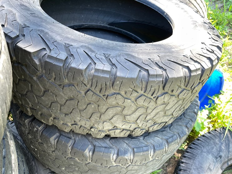 #7122-•-lot-of-used-tires-image-12
