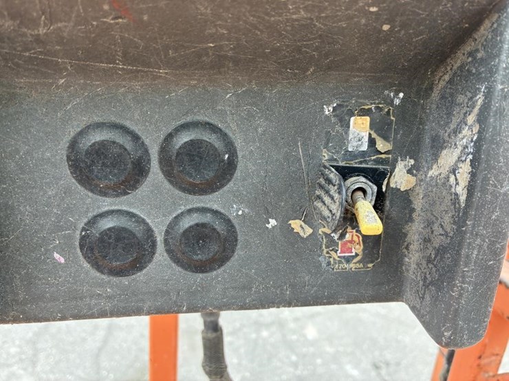 2002-jlg-260mrt-image-16