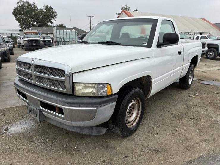 2001-dodge-ram-1500-image-1