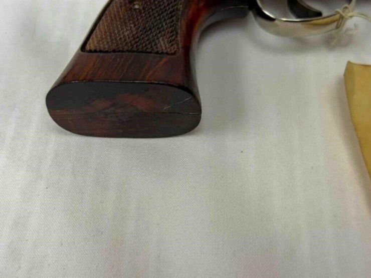 smith-&-wesson-revolver-image-14