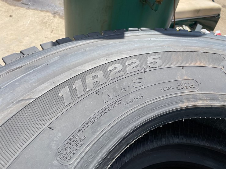 #6515-•-set-of-(4)-semi-tires-image-6