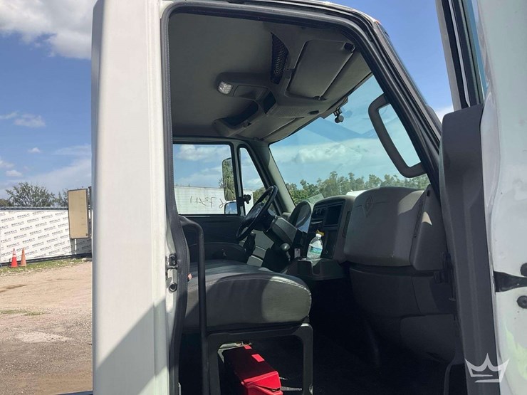 2019-international-durastar-4300-image-28