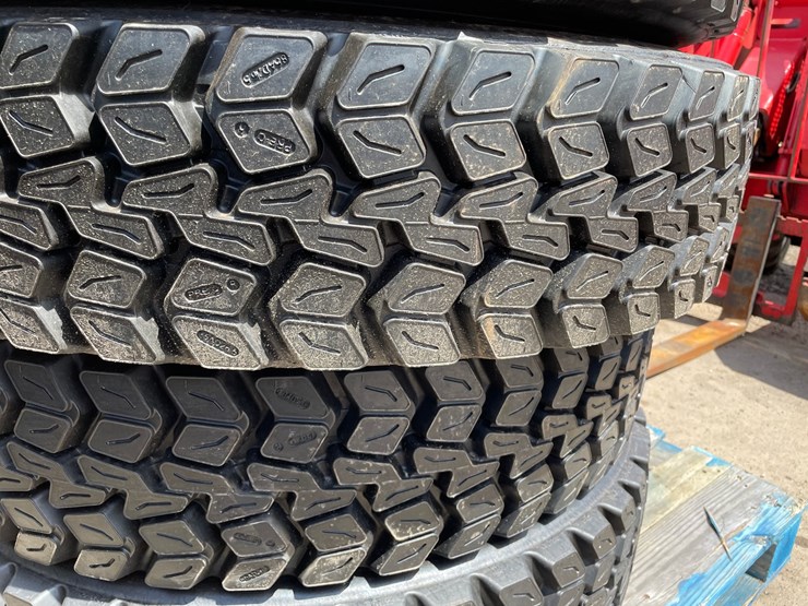 #6512-•-set-of-(4)-semi-tires-image-4