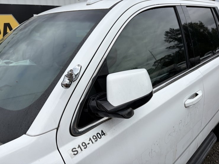 2019-chevrolet-tahoe-image-11