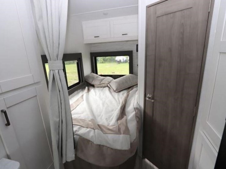 2024-ford-transit-image-29