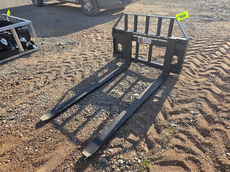#6880-•-approx.-60"-unused-jct-skid-steer-pallet-forks-image-1
