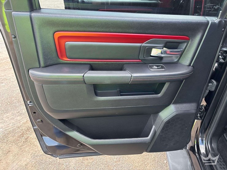 2017-dodge-1500-image-24