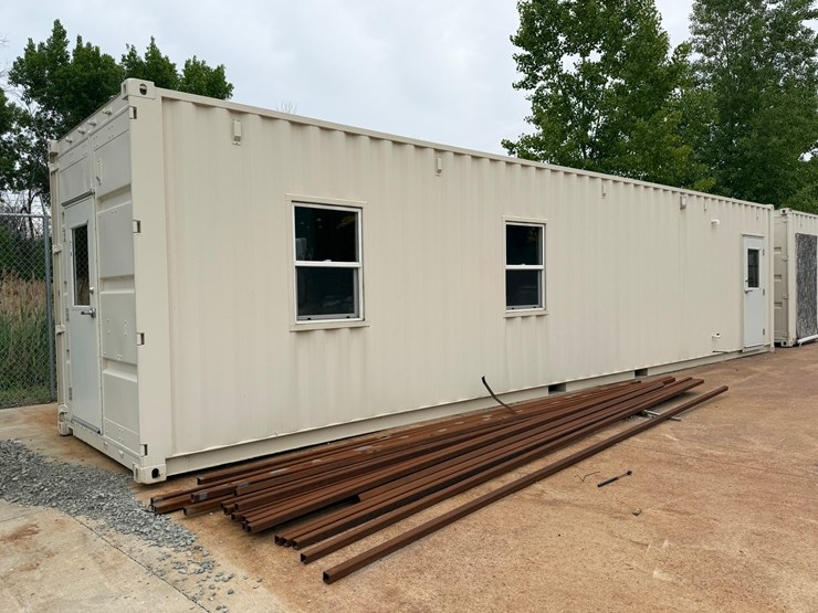 #1462-•-40"-container-office-image-1